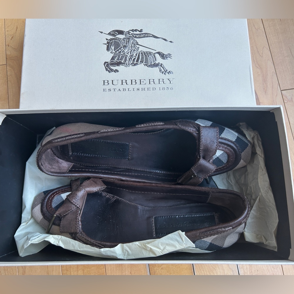 Burberry: Brown and Black Plaid Flats, Size 37.5